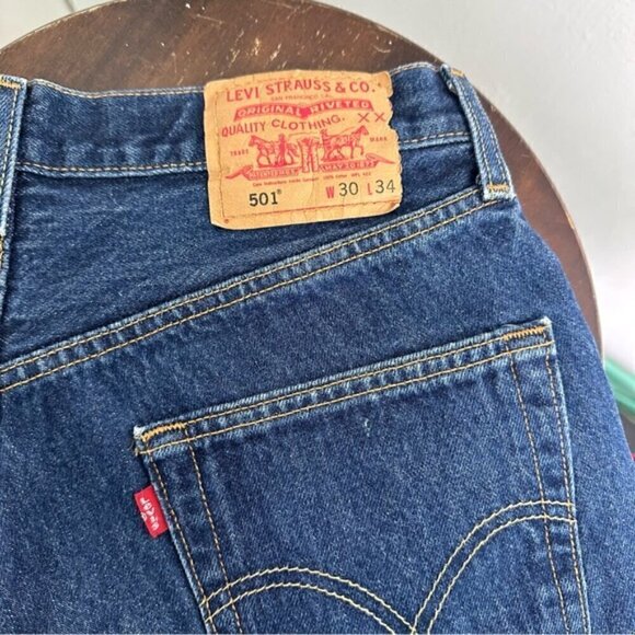 Levi’s Vintage 501 Size 30 Distressed Cut off Denim Shorts Dark Wash - Picture 6 of 6